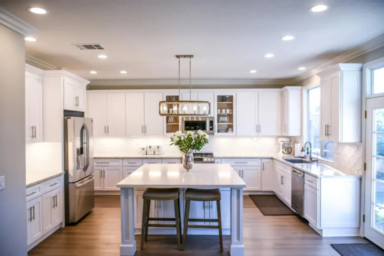Read more about the article Elements that highlight luxury home decor.
